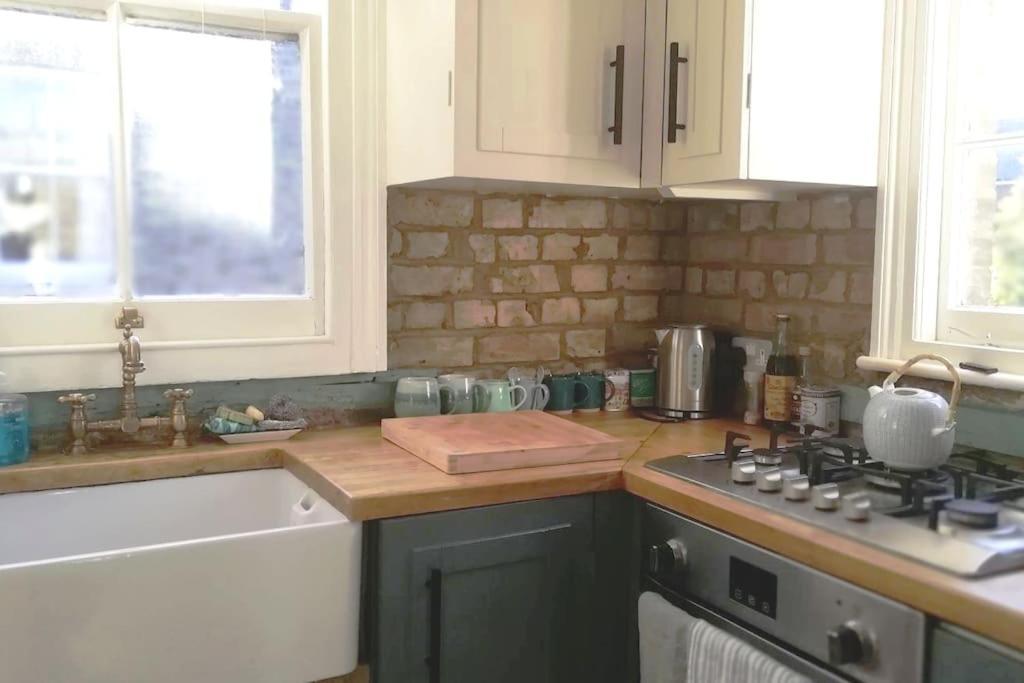 Charming London With Balcony Apartment Ngoại thất bức ảnh