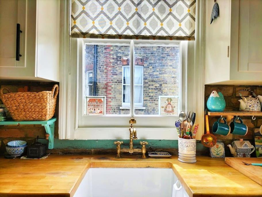 Charming London With Balcony Apartment Ngoại thất bức ảnh